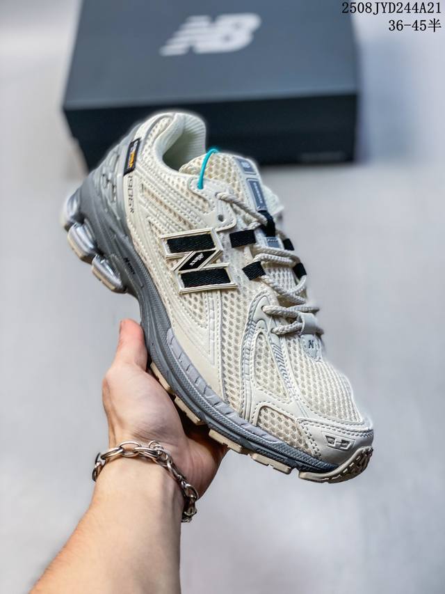 New Balance M1906Af Nb宝藏老爹鞋款，复古元素叠加，质感超级棒，楦版型材料细节做工精细，货如实拍图 作为Nb最经典的档案鞋型之一，与 2一样