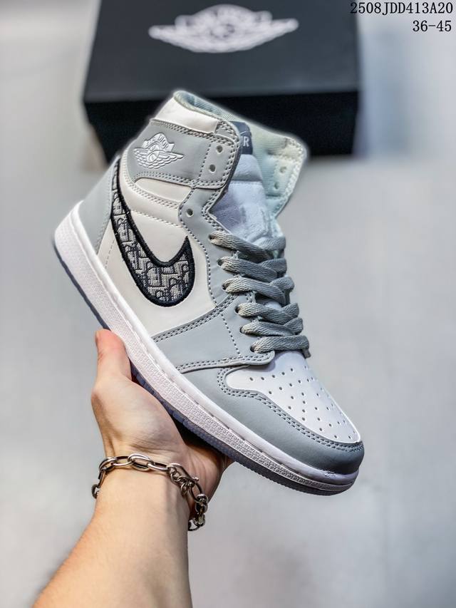 Dior X Air Jordan 1 High 高帮 大迪奥联名 Aj1 乔丹1代 Aj1 乔1 高邦 迪奥联名 乔丹篮球鞋系列 作为今年级别最高的联名鞋款，