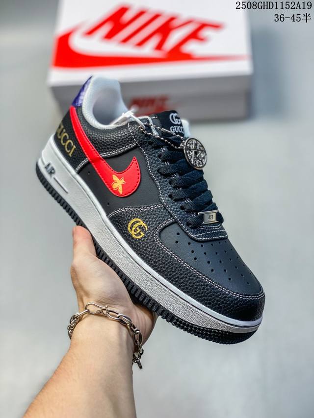 海外限量发售！公司级Nike Air Force 1 '07 Low “古驰联名 黑红勾”空军一号 低帮 运动鞋 休闲鞋 折边针车 工艺难度大 原楦头原纸板 原