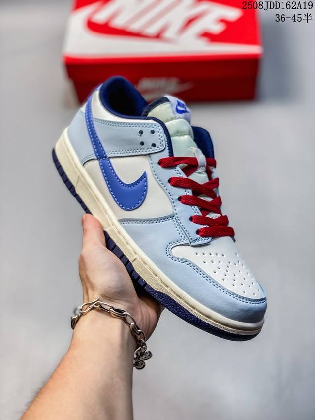 真标 耐克 Nike Sb Dunk Low Pro 男款运动鞋复古板鞋。采用柔软织物鞋面，经久耐穿，塑就如元年款 Dunk 般的复古质感。鞋头透气孔，搭配鞋口