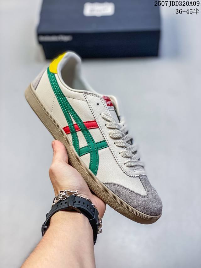 亚瑟士 Onitsuka Tiger Tokuten 复古低帮休闲跑鞋 实拍首发 Tokuten的灵感来源于80年代的室内用鞋 T-Toe前足补强设计 室内鞋的