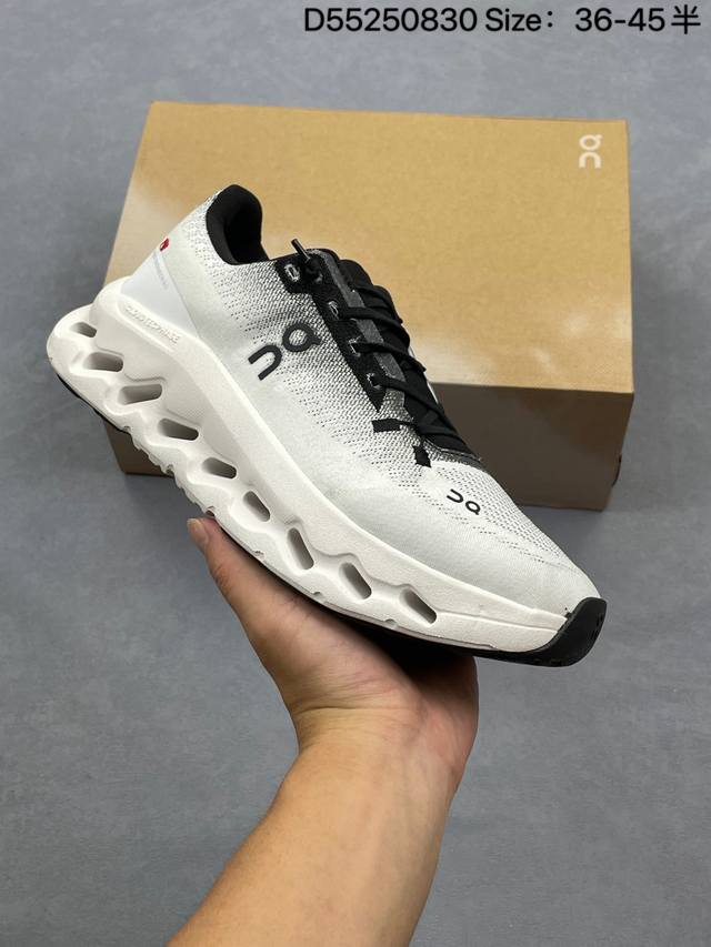 真标Loewe X On昂跑Cloudtilt 罗意威 联名轻量运动休闲鞋 脚感很舒服 鞋底柔软且包裹性好 上脚显腿长 不管休闲还是运动都很百搭 是最好看最显质
