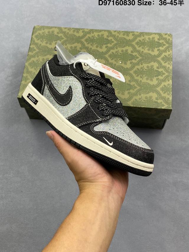 福利 公司级Nike Air Jordan 1 X Travis Scott Aj1倒勾 乔一倒钩 ‘Diy’定制 耐克 低帮文化篮球鞋 完美品质出货 细节如图
