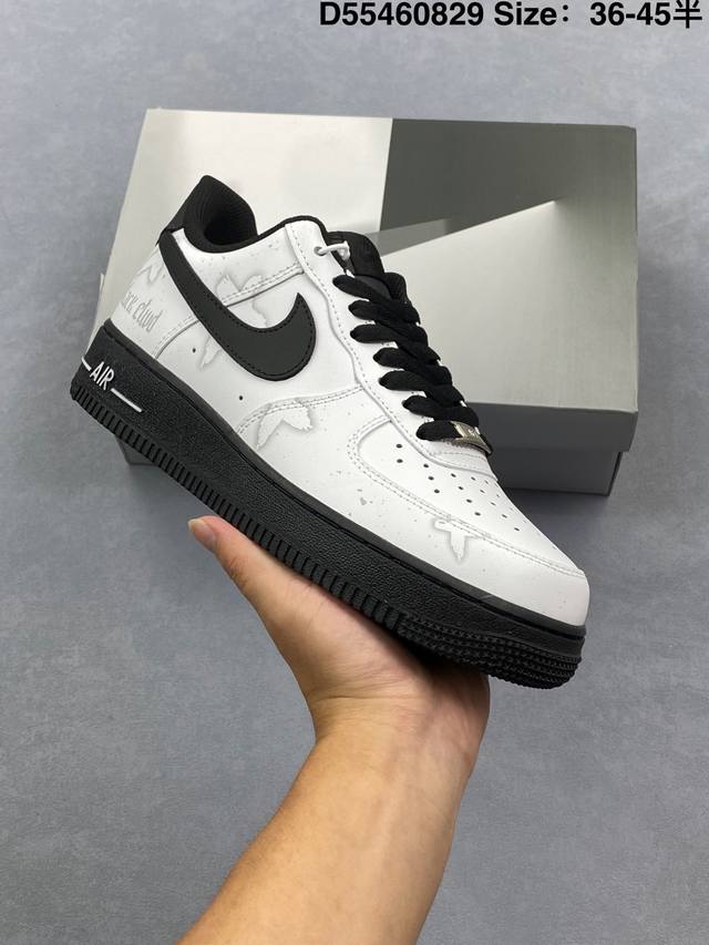 Air Force 1 '07 Low 原楦头原纸板 打造纯正空军版型 #专注外贸渠道 全掌内置蜂窝气垫 #原盒配件 原厂中底钢印、拉帮完美 官方同步上架 货号