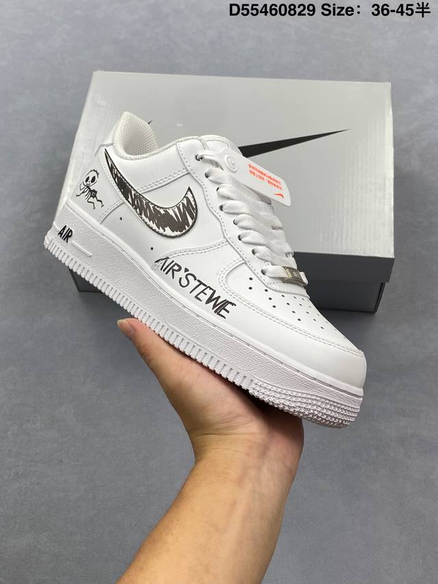 Air Force 1 '07 Low 原楦头原纸板 打造纯正空军版型 #专注外贸渠道 全掌内置蜂窝气垫 #原盒配件 原厂中底钢印、拉帮完美 官方同步上架 货号