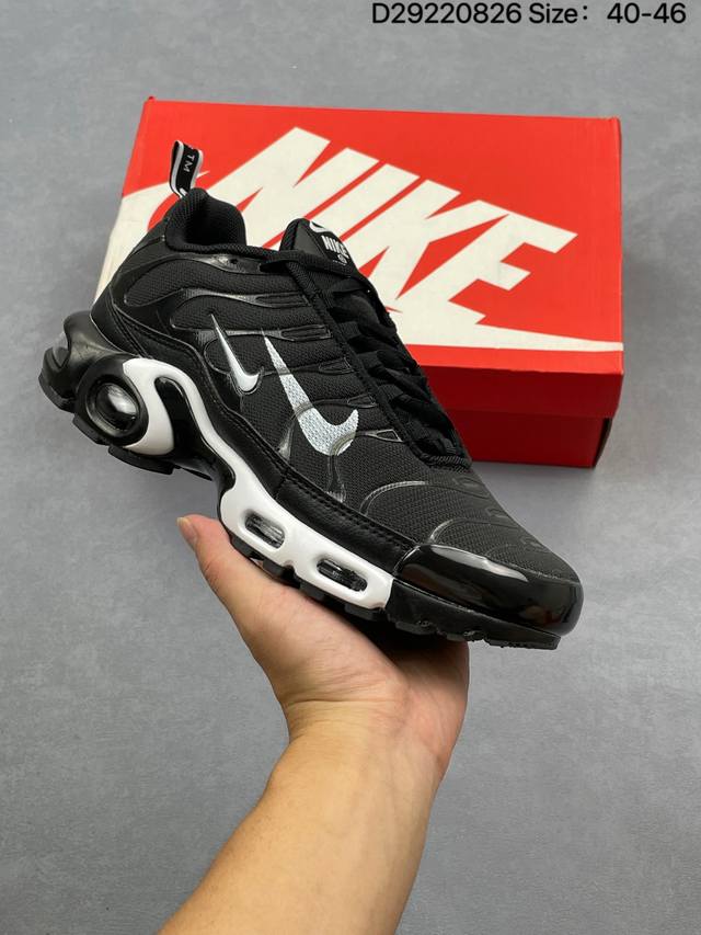 高品质 Nike 耐克 女子休闲鞋气垫缓震跑步鞋 Air Max Plus 运动鞋 造型超讨喜！鞋面以帆布和织物材质包裹，保证了轻薄透气，更适合夏季穿着。鞋侧