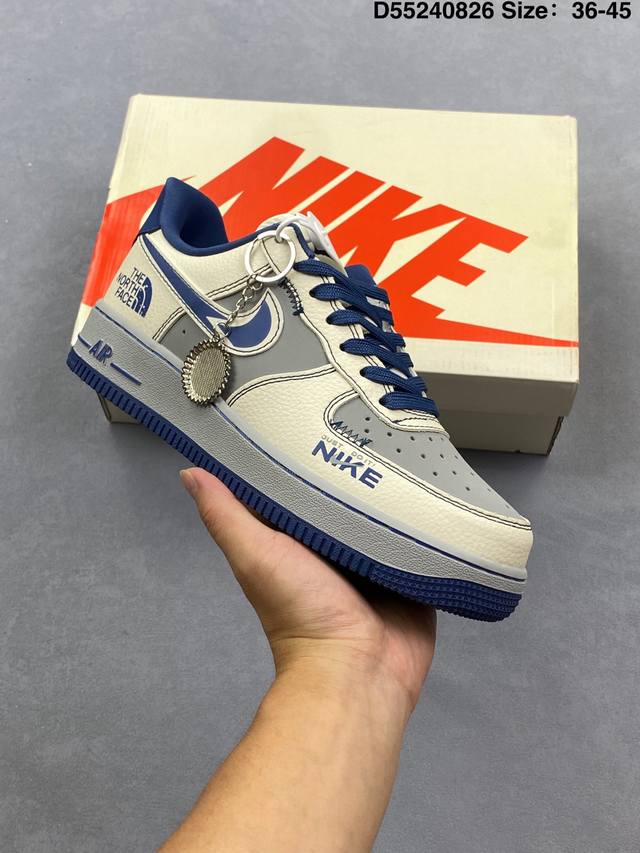 真标耐克Nike Air Force 7空军一号低帮百搭休闲运动板鞋。柔软、弹性十足的缓震性能和出色的中底设计，横跨复古与现代的外型结合，造就出风靡全球三十多年