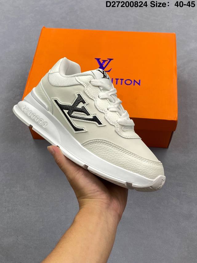 特价 Louis Vuitton Classic Lv路易威登板鞋 小白鞋系列 舒适轻泡大底和百搭性霸屏整个时尚娱乐圈 细节调整完美主义 鞋面采用进口头层小牛皮