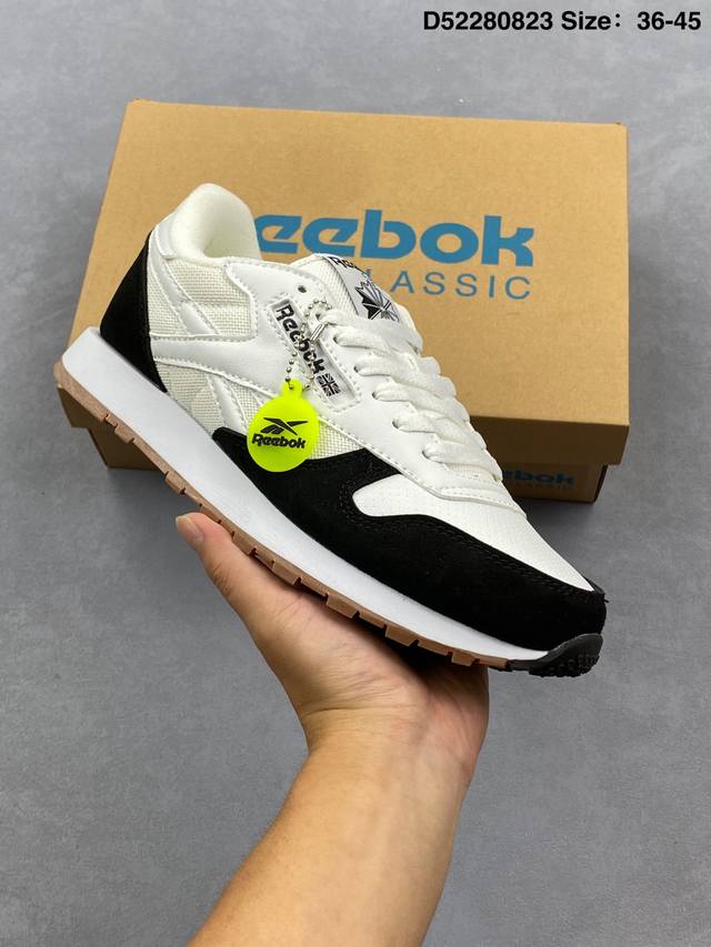 Reebok 锐步复古潮流街头低帮休闲板鞋 经典的复古鞋头设计 给双脚提供更宽裕的活动空间 鞋面采用流畅的线条设计 穿脱方便的同时很是凸显复古的气息 鞋底采用加