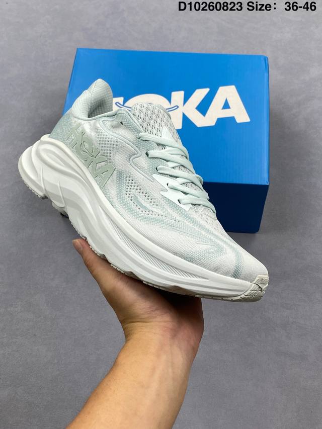 Hoka M Clifton 9全新配色 这个品牌来自于新西兰的毛利语，Hoka表示大地，One One表示飞越，连起来就是飞越地平线，One One不是读作“