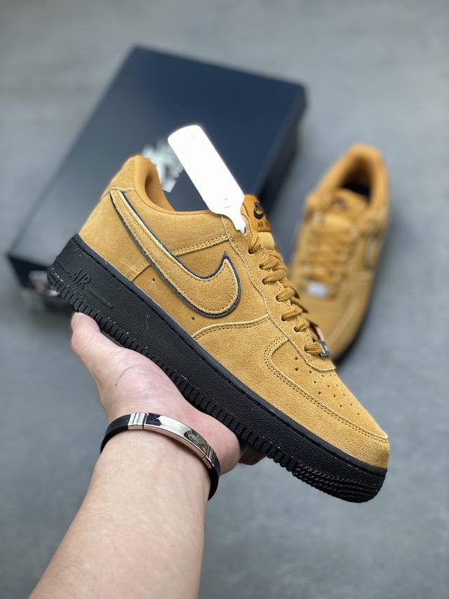 Nike Air Force 1 Low 军械黄 原楦头原纸板 打造纯正空军版型 专注外贸渠道 全掌内置蜂窝气垫 原盒配件 原厂中底钢印、拉帮完美 货号：Hq1