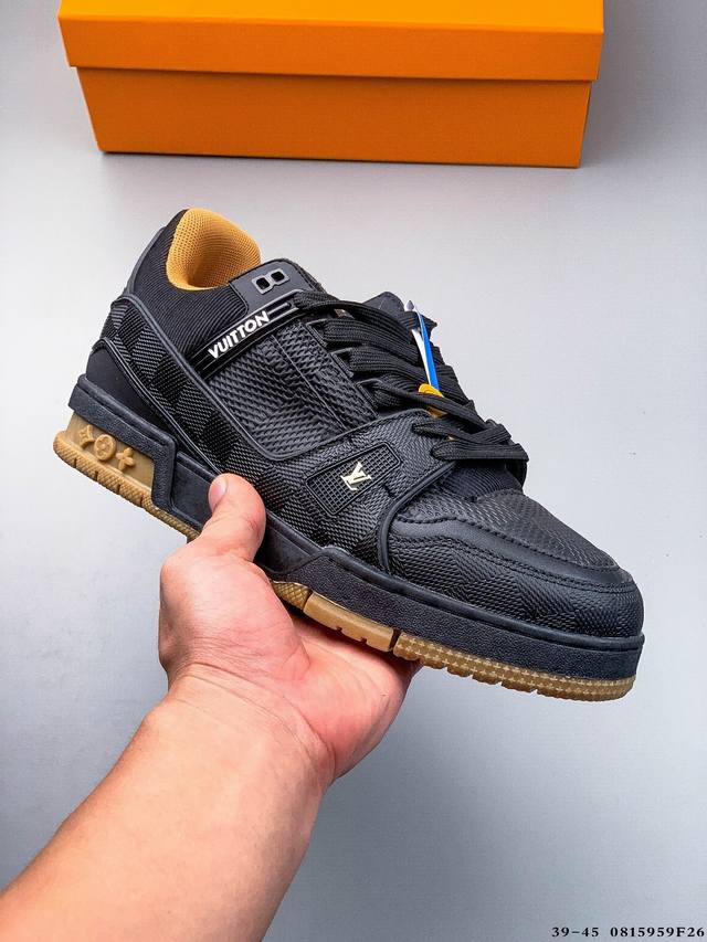 路易威登 Louis Vuitton Lv路易威登板鞋 乘风破浪的姐姐争先种草款,舒适透明底和百搭性霸屏整个时尚娱乐圈，正品1:1套楦复刻，细节调整完美主义！鞋