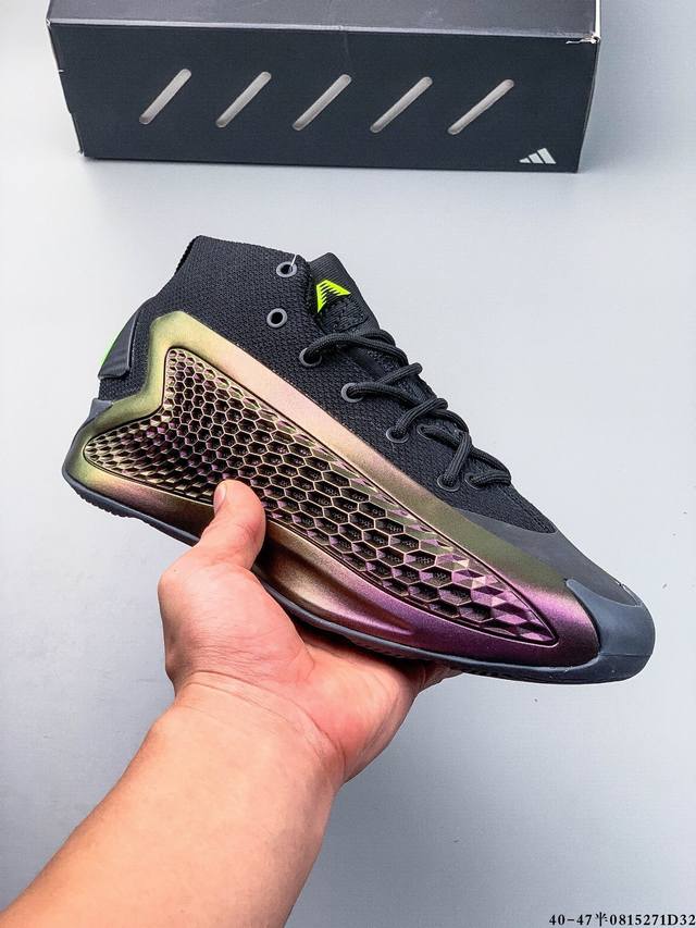 Adidas Anthony Edwards A.E. 1”华子一代”安东尼 爱德华兹签名实战减震防滑耐磨高帮篮球鞋 球鞋的整体设计非常复古 也可以理解为并不是