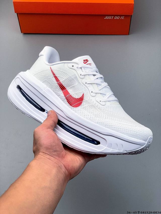 公司级！Nike Vomero Premium 耐克顶级迈柔 路跑鞋，通过超强缓震与舒适度的全面提升令跑步更加轻松，缓解冲击压力，加快恢复节奏。 Nike Vo