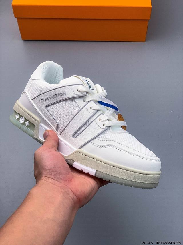 路易威登 Louis Vuitton Lv路易威登板鞋 乘风破浪的姐姐争先种草款,舒适透明底和百搭性霸屏整个时尚娱乐圈，正品1:1套楦复刻，细节调整完美主义！鞋