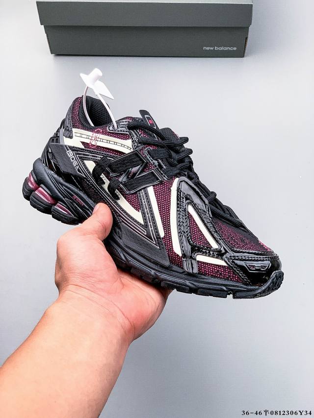 New Balance M1906Ri Nb宝藏老爹鞋款，复古元素叠加，质感超级棒，楦版型材料细节做工精细，货如实拍图 作为Nb最经典的档案鞋型之一，与 2一样