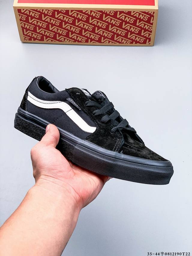 万斯 Vans Sk8-Low 复古低帮百搭休闲滑板鞋 Sk8-Low 作为 Sk8-Hi 的衍生鞋型，在保留鞋头、鞋带眼片、侧边条纹等各处细节的基础上，将 S