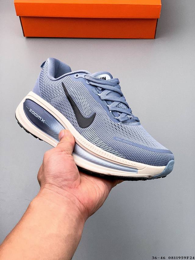 Nike Air Zoom Vomero 18 缓震透气休闲慢跑鞋 新版Vomero结合全新Zoomx和Reactx泡绵 提供双重缓震效果 铸就非凡迈步体验 0