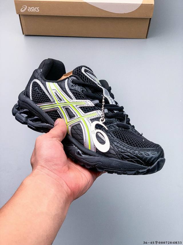 千禧风再度拿捏！Asics 亚瑟士 Gel-Nimbus 10.1 以复古科技加之先锋设计完整诠释千禧美学，重新定义高级穿搭。不论是千禧辣妹还是高级时装，抑或是