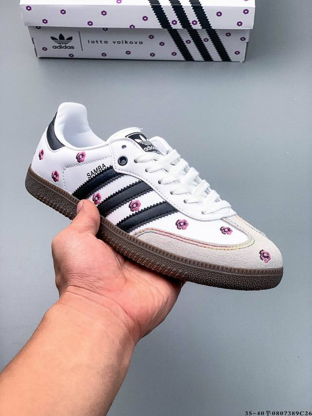 头层真标！Adidas Samba Og 经典鞋款 Adidas 近70年的经典Samba Og 修长的鞋楦,略微尖尖的鞋头,翻毛皮的鞋头拼接,这些我们都看得到