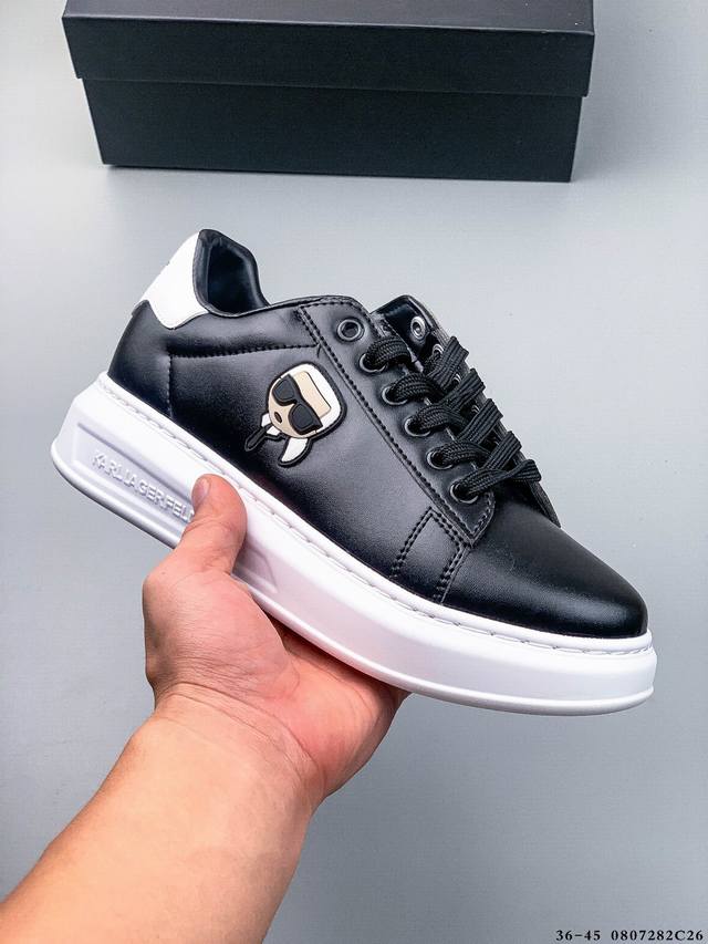 Alexander Mcqueen 麦昆 经典款 想不出有任何理由不收它！面料采用进口丝绸亚光原版牛皮 最新材料 水染羊皮内里，牛皮垫脚 原版大底 回弹度极佳