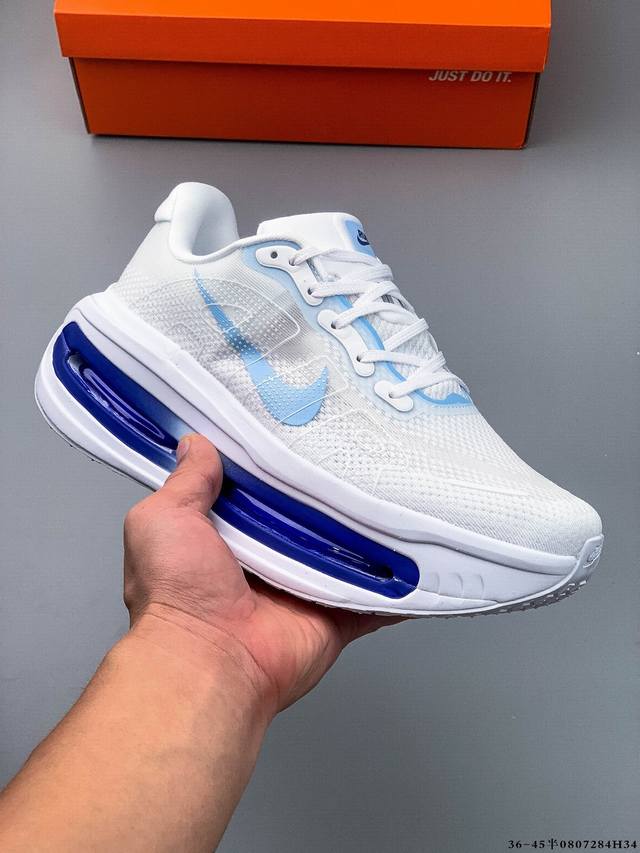 公司级！Nike Vomero Premium 耐克顶级迈柔 路跑鞋，通过超强缓震与舒适度的全面提升令跑步更加轻松，缓解冲击压力，加快恢复节奏。 Nike Vo