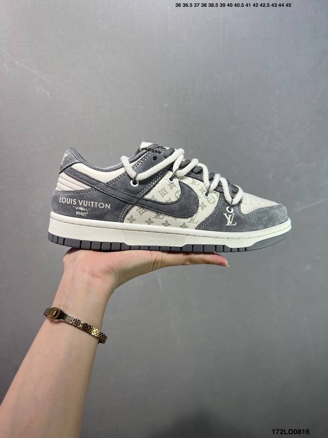 Nike Dunk Sb Low 定制配色 定制Dunk Sb顾名思义，具有经典的Dunk血缘，又注入了更多的时尚元素。相较于普通的Dunk滑板鞋，改良版的Du