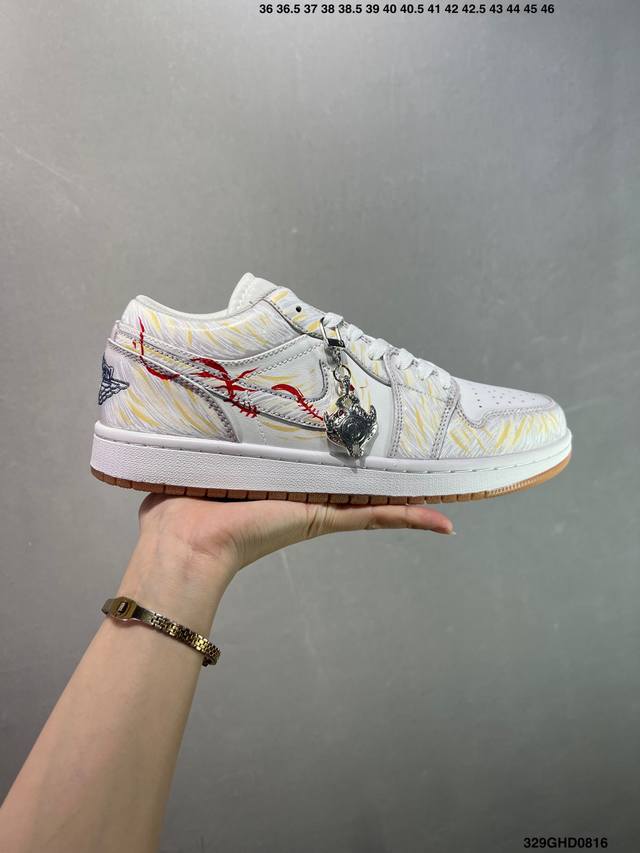 公司级Nike Air Jordan 1 Low Aj1乔1低帮休闲板鞋 同步官方配色 原档冲孔鞋头 四线拉帮 鞋舌高弹海绵填充 官方货号:553558 113