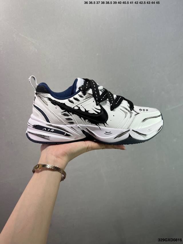 公司级Nike Air Monarch Iv皮革 日常百搭 減震防滑 低帮生活休闲鞋 采用皮革材质打造鞋面，鞋面结实耐穿，日常也非常好打理，整体配色以白色为主调