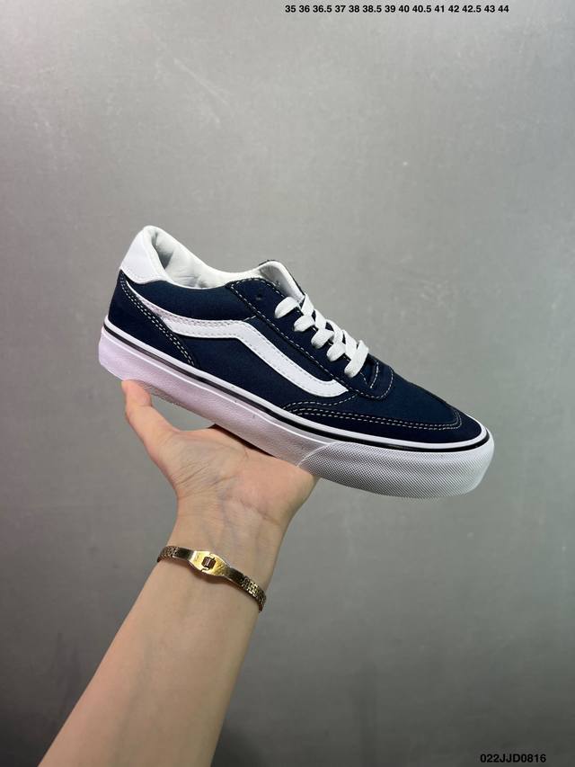 Vans Classics Knu Skool 苏格兰格纹拼接 厚鞋舌面包鞋 Vans联名超火的土豆鞋，复古经典，鞋头放大、包边上移加厚、鞋舌加厚。Vans C