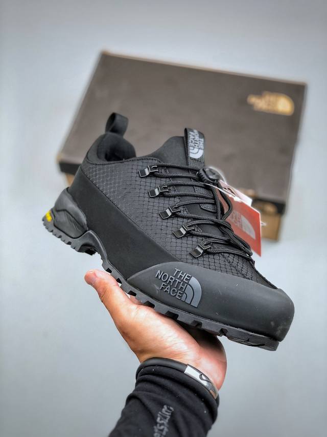 The North Face 北面 户外运动休闲登山鞋越野徒步鞋 #大厂品质 面料采用进口牛皮 鞋底采用Vibram黄金大底 专门为鞋底设计的橡胶以出色的耐磨性