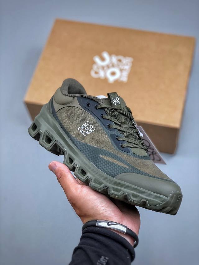 On昂跑 Cloudventure Loewe 2系列低帮轻量舒适多功能休闲运动鞋采用工程飞织网布组合再生聚酯纤维鞋面材质搭载独家隐藏速度中板 镂空Cloudt
