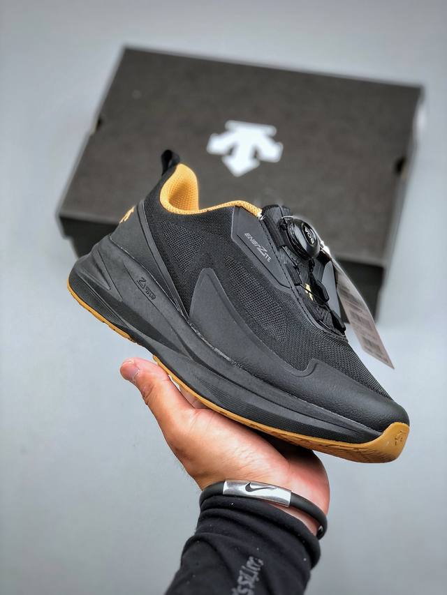 Descente Lavitate Wire 舒适百搭防滑耐磨 低帮 休闲跑步鞋采用大网眼材质鞋面 轻薄通透不闷热 前掌易弯折设计 提供灵活的穿着感受 后跟Z-