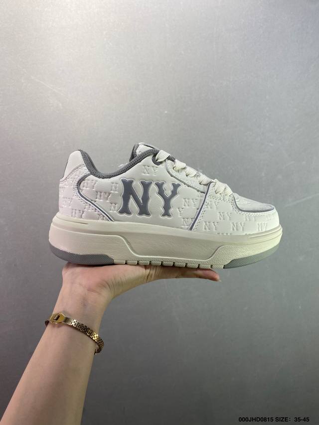 公司级Mlb Chunky Classic Embo Monogram 人气单品 学长鞋系列低帮老爹风轻量增高厚底百搭休闲运动慢跑鞋高级街头休閒品牌Mlb公开了