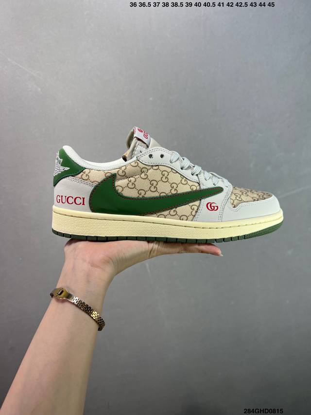 公司级Gucci X Air Jordan 1 Low 花纹绿棕 此款主张打破传统的工业化流水线设计限制，以Made By Ideas的超级创意为理念，集结众多