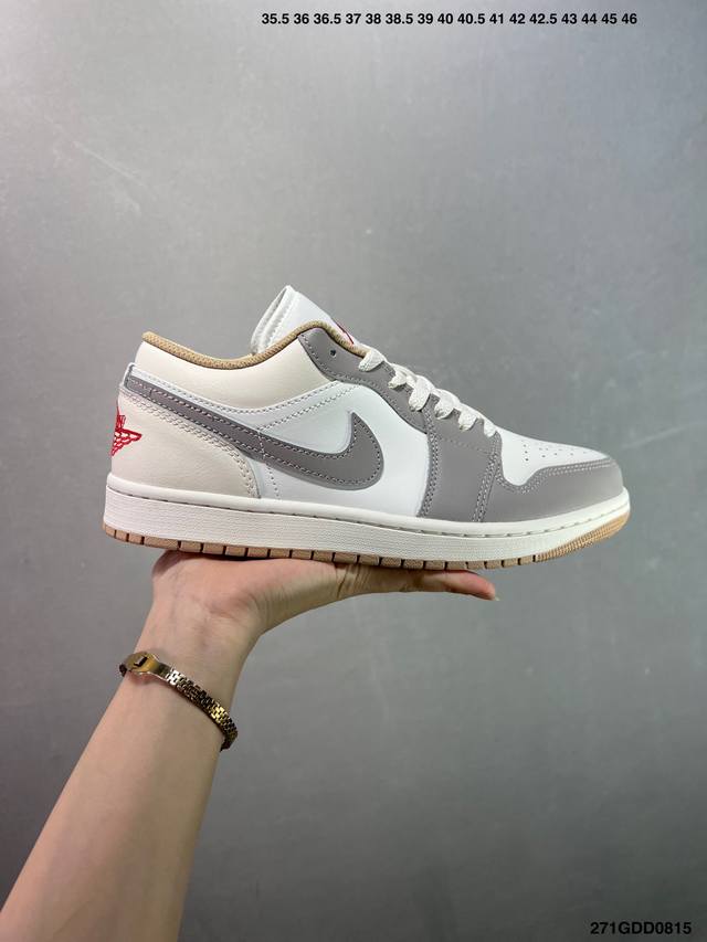 公司级Nike Air Jordan 1 Low Aj1乔1低帮休闲板鞋 同步官方配色 原档冲孔鞋头 四线拉帮 鞋舌高弹海绵填充 官方货号:553558 113