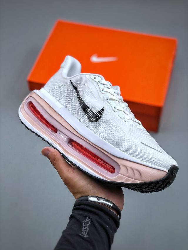 J版 Nike Zoom Premium 耐克 飞马 舒适减震防滑 低帮跑步鞋全掌Reactx泡绵中底 前掌和后跟还配备了Air Zoom气垫单元 据说跑起来更