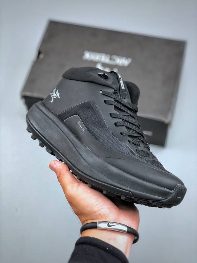C 始祖鸟 Arc'teryx Sylan Gtx Mid 快速防水系列增高越野徒步户外运动慢跑鞋高帮 男女鞋原楦原纸版开发版型 采用一体成型热熔网织鞋面材质