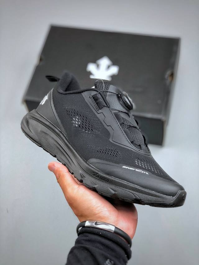 Y 迪桑特Descente East Air Wire 系列 耐磨防滑减震透气 低帮跑步鞋 透气针织鞋面搭配Boa系带系统 带来舒适便捷穿着体验 较厚的鞋底设计