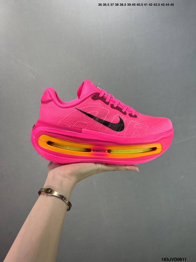 公司级Nike Vomero Premium 耐克 舒适减震防滑 低帮跑步鞋 全掌Reactx泡绵中底 前掌和后跟还配备了Air Zoom气垫单元 据说跑起来更