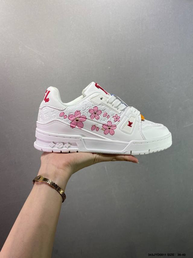 路易威登 Louis Vuitton Lv路易威登板鞋 新款 Lv Trainer最新配色运动鞋 L家 篮球鞋风格运动鞋 该鞋由艺术总监 Virgil Ablo