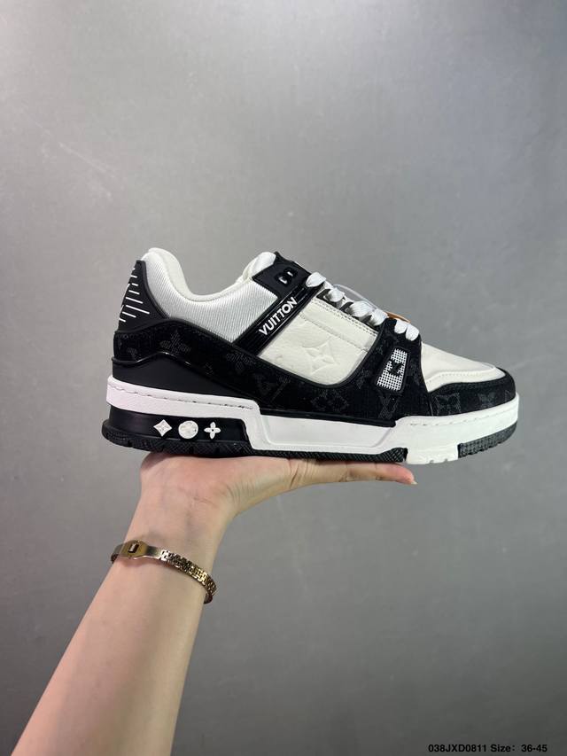 公司级路易威登 Louis Vuitton Lv路易威登板鞋 新款 Lv Trainer最新配色运动鞋 L家 篮球鞋风格运动鞋 该鞋由艺术总监 Virgil A
