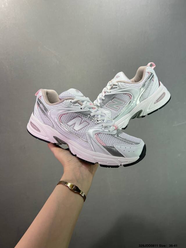 新百伦 Nb530 New Balance 530 复跑古鞋Nb530这鞋双确实是Nb家经复典古款式之一，以全科新技诠释，成打功造530鞋款。鞋面保在持530基