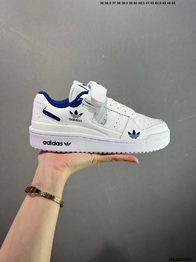 阿迪达斯 Adidas Forum 84 Low 低帮百搭潮流休闲运动板鞋 以复古篮球鞋的外形为基础，采用皮革拼接，简约百搭，更加贴合舒适。中底内侧网格造型起到