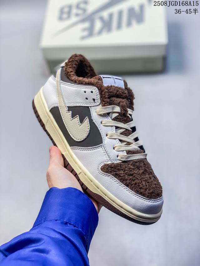真标带半码！ 耐克Nike Sb Dunk Low 大友克洋 复古低帮休闲运动滑板板鞋。采用脚感柔软舒适Zoomair气垫，有效吸收滑板等极限运动在落地时带来的