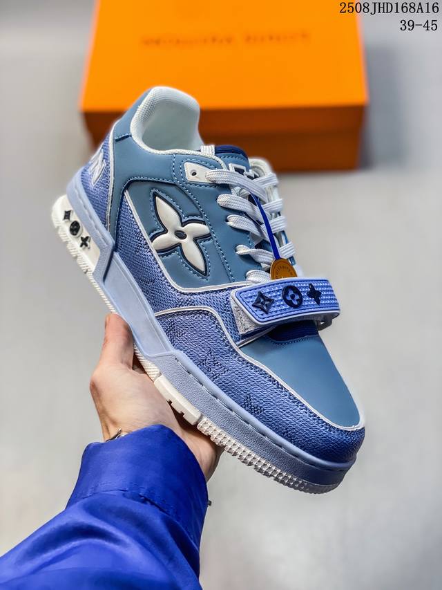 公司级 路易威登 Louis Vuitton Lv路易威登板鞋 时尚运动鞋潮厚底增高男鞋。舒适防滑底和百搭性霸屏整个时尚娱乐圈，细节调整完美主义！采用柔软皮革织