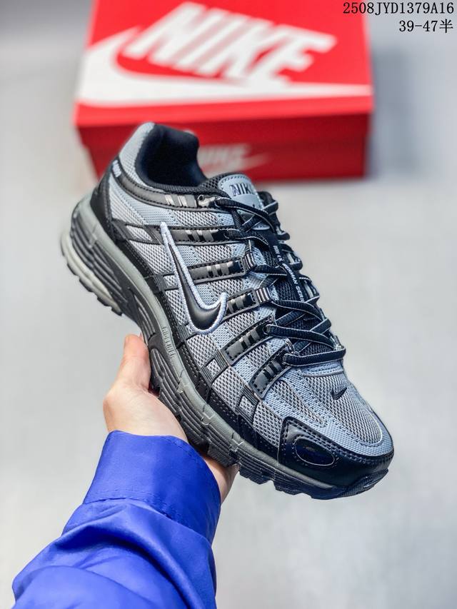 Nike P-6000 高颜值跑鞋 又能出街又能跑步！Nike P-6000 女子跑鞋内外侧都用了灰色的钩子，采用透气材料，搭配匠心覆面，再现千禧年代的跑鞋风格