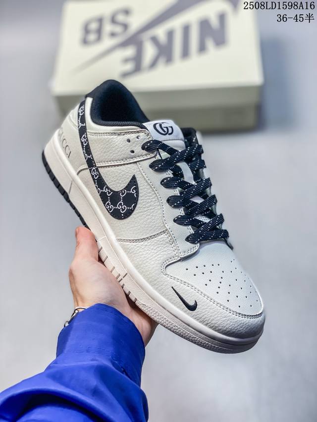 I标带半码！ 耐克Nike Sb Dunk Low 大友克洋 复古低帮休闲运动滑板板鞋。采用脚感柔软舒适Zoomair气垫，有效吸收滑板等极限运动在落地时带来的