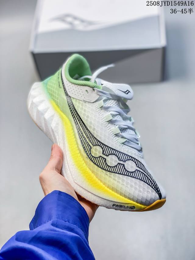 公司级Saucony索康尼 Endorphin Pro4系列 男女低帮缓震跑步鞋 索康尼推出的跑鞋是一款外观激进但脚感舒适的跑鞋 采用了全新的中底设计和鞋面工程