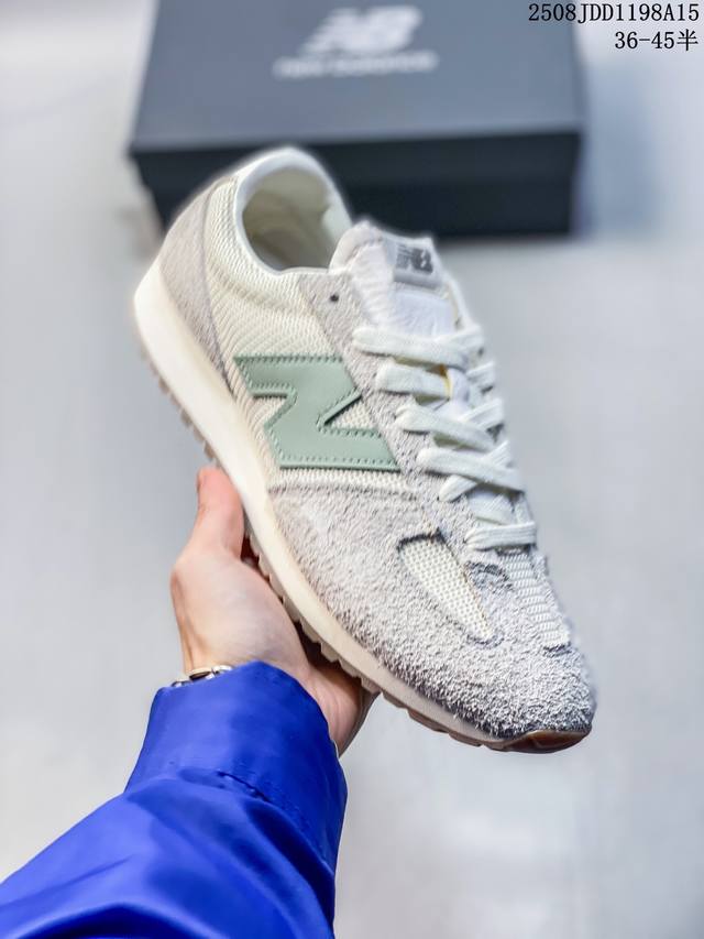 New Balance Nb471 充正品质 经典复古时髦 休闲跑步鞋 完美平衡了复古腔调与现代舒适 这双承载着时空对话的跑鞋 正在用毫米级的细节革新 书写复古